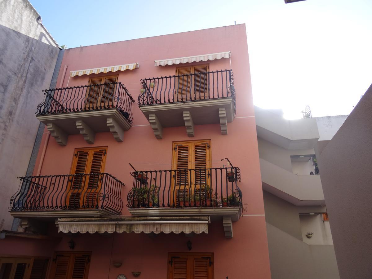 Claudia - Case Vacanze A Canneto Spiaggia Exterior photo